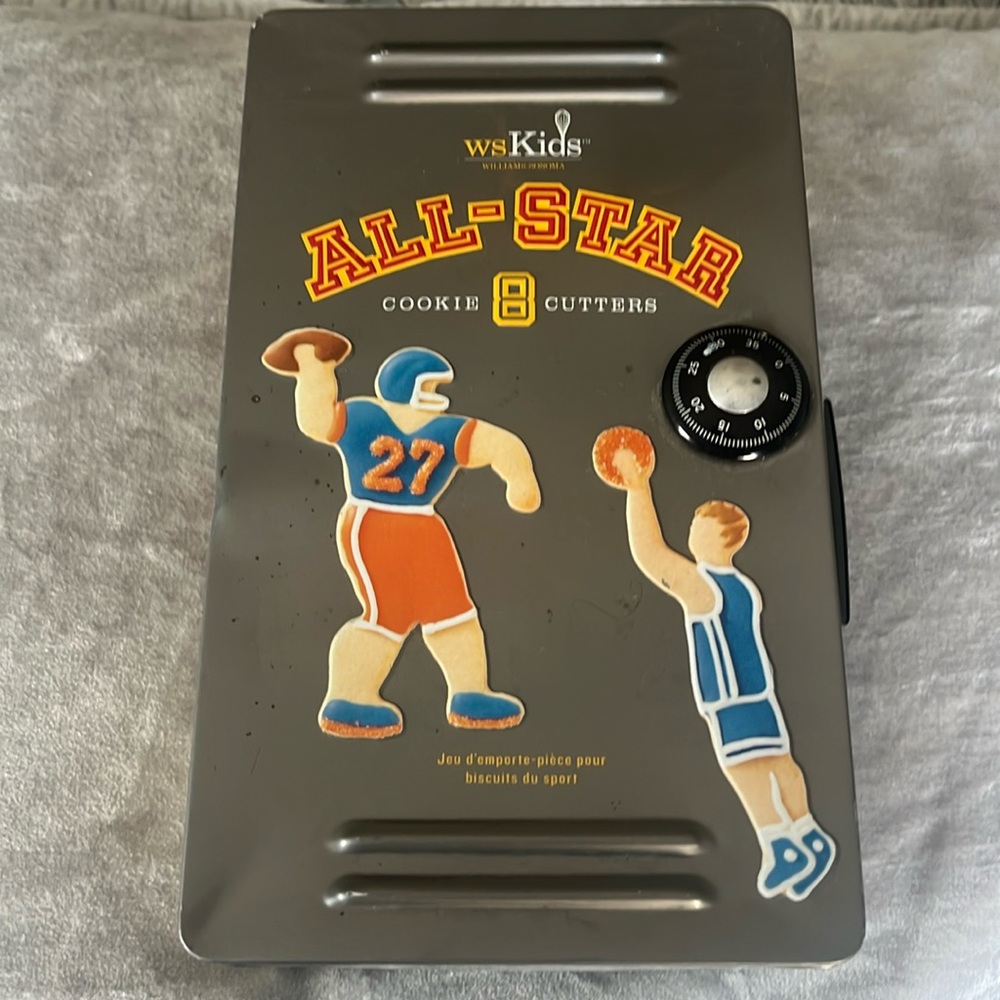 William-Sonoma Kids All-Star Cookie Cutter Set